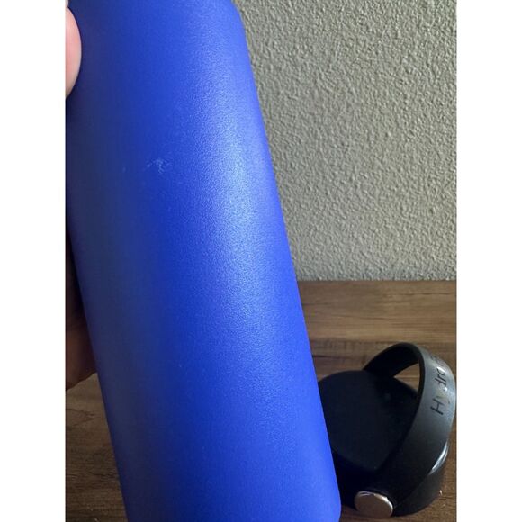 Hydro Flask Water Bottle - Standard Mouth Flex Lid - 18 oz - Picture 4 of 12